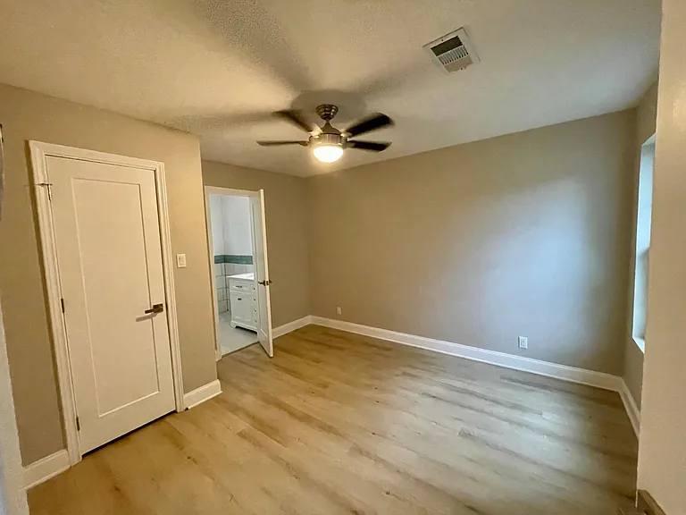1433 Pickwick Ln — Photo 11