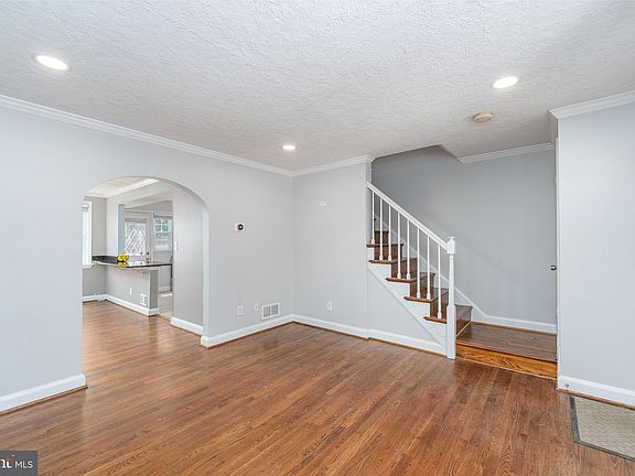 2nd image of 8321 Byington Rd