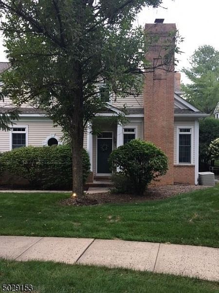 2nd image of 8 Meadow Brook Rd