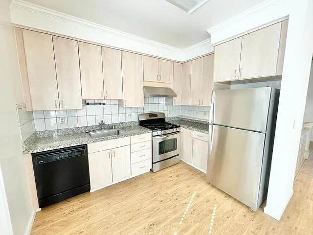 264 Whitney St #264 — Photo 7