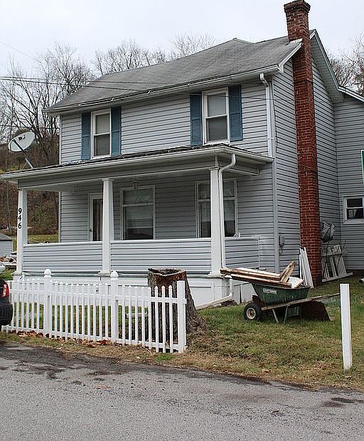 1st image of 946 New St