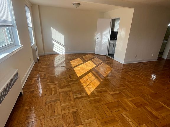 4th image of 16605 Highland Ave APT 7D