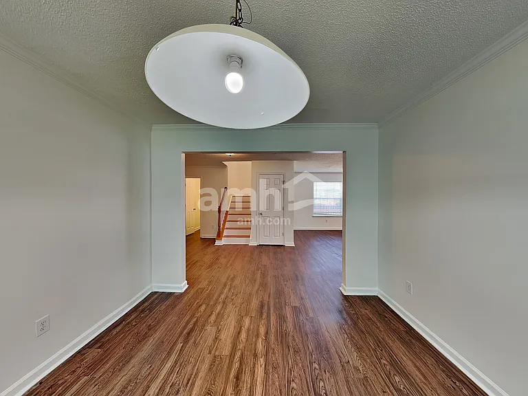 1014 Holly Park Dr — Photo 5