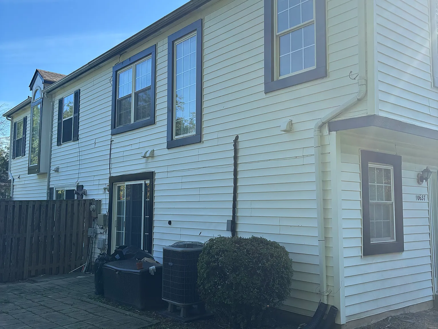 3 bed, 2.5 bath, 1428 sqft, $2,887 — Photo 2