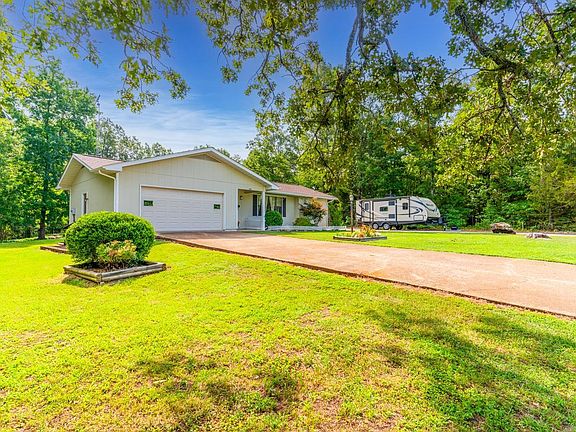 5th image of 400 N Sequoia Dr