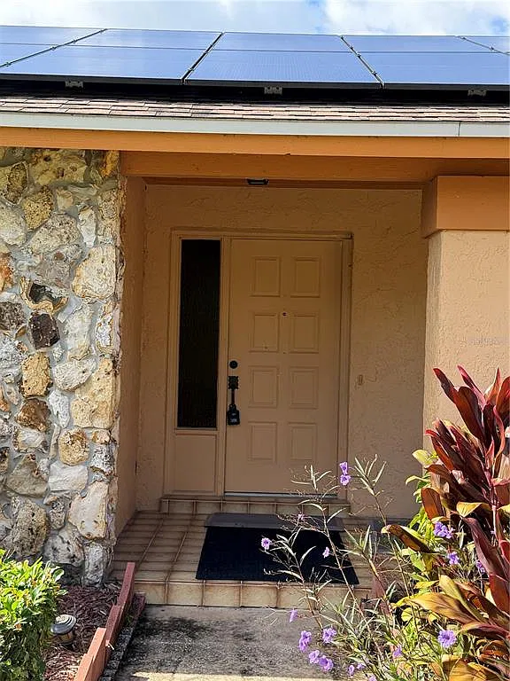 4 bed, 2.0 bath, 1896 sqft, $3,300 — Photo 2