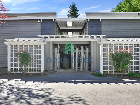 1111 Kirkland Ave APT 5A, Kirkland, WA 98033