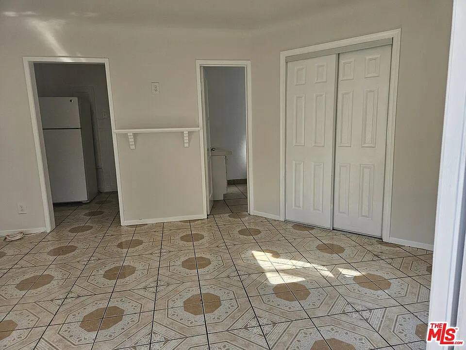 Studio, 1.0 bath, 250 sqft, $1,400 — Photo 3