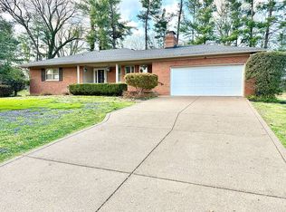 4701 Hoelscher Dr, Evansville, IN 47712