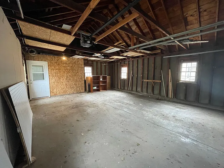 241 Boughey St — Photo 20