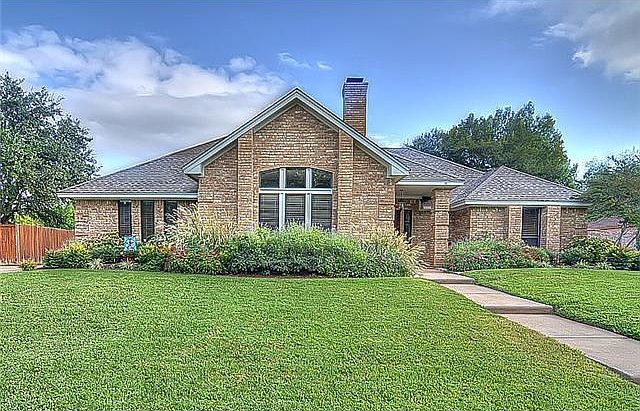 1st image of 18 Creekmere Dr