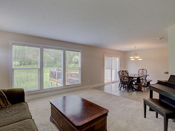 2nd image of 839 Soren Ct SE