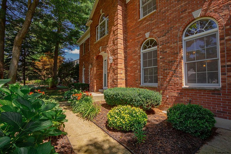 3rd image of 1012 DIBELLA Drive