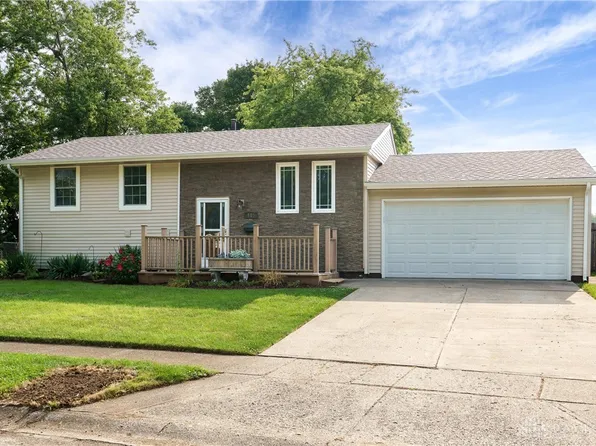 510 Caldwell Cir, New Carlisle, OH 45344