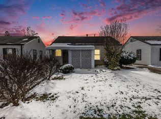 19162 Roscommon St, Harper Woods, MI 48225