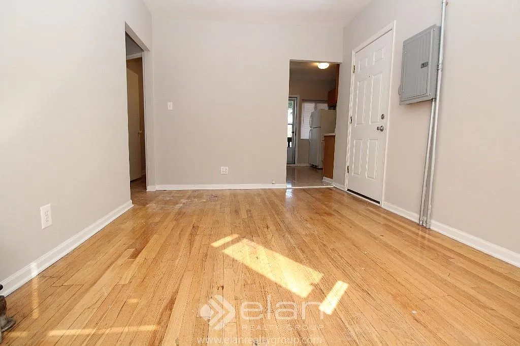Building Photo - 1340 W Argyle St #3N