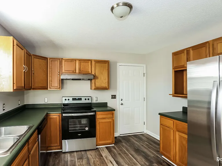 1018 Lauren Glen Dr — Photo 4