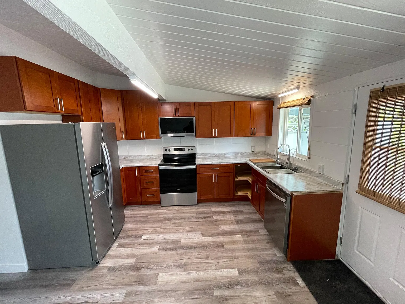 68085 Akule St — Photo 2