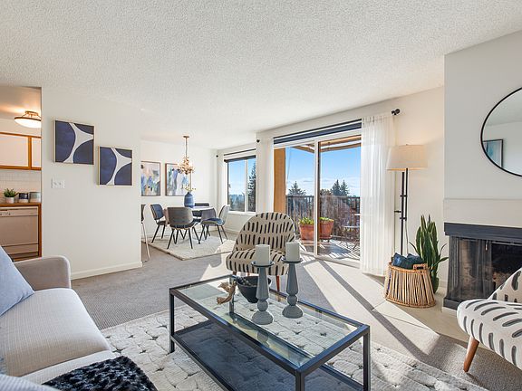 5th image of 11239 Greenwood Ave N APT 304