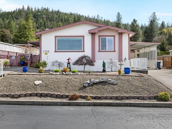 3955 S Stage Rd APT 102, Medford, OR 97501