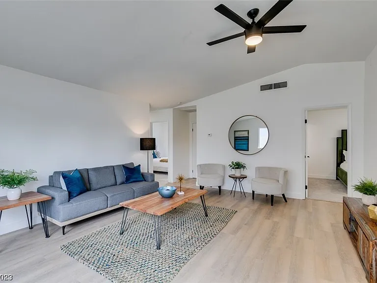 598 Jackson Dr — Photo 22