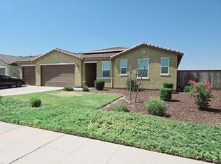 794 E Bonita Ave, Fowler, CA 93625