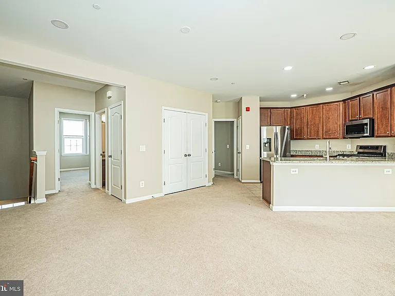 24680 Byrne Meadow Sq — Photo 15