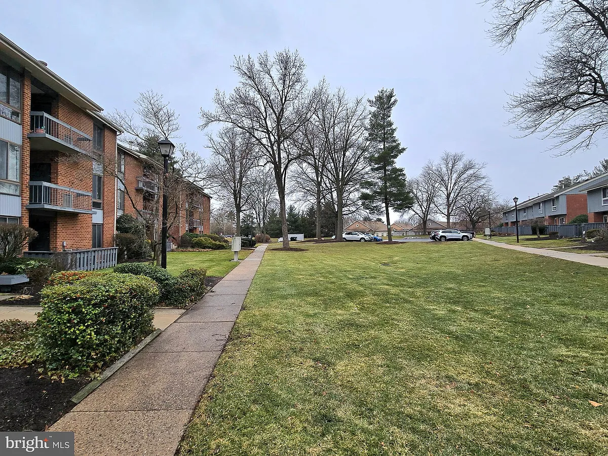 Building Photo - 114 Van Buren Rd #5