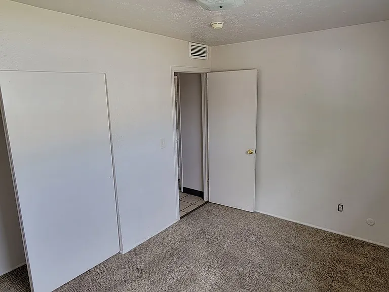 752 N Irving St — Photo 6
