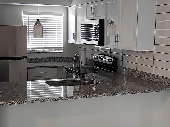 4th image of 137 Scottsdale Sq #137
