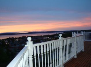 810 Maple Leaf Ln APT 17, Petoskey, MI 49770