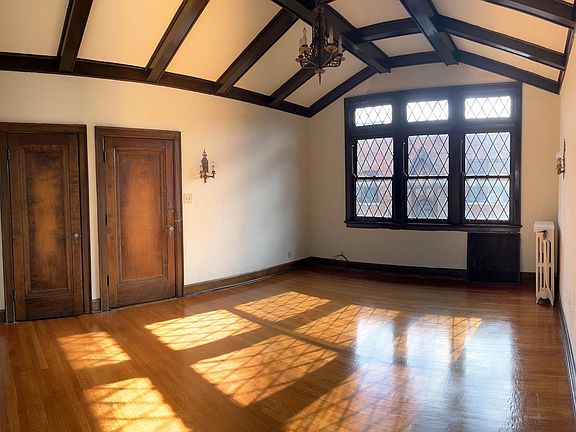 5th image of 3021 Fairfield Ave #D-21