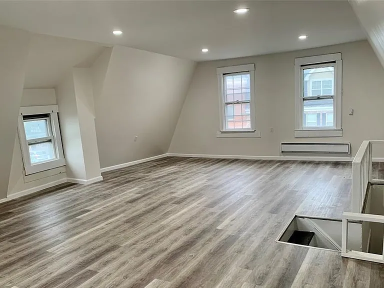 187 Franklin Ave #2F — Photo 6