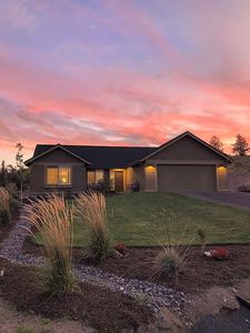 2281 NE Valley View Ct, Madras, OR, 97741