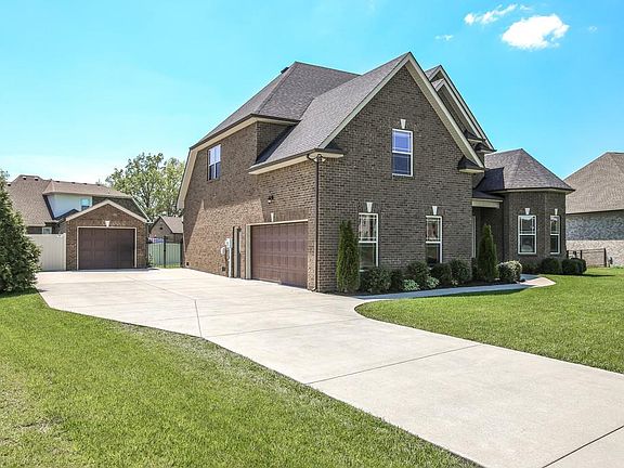 2nd image of 1405 Sweetspire Dr