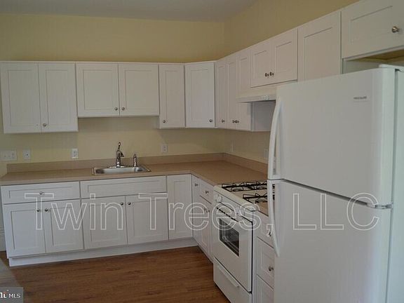 2nd image of 5899 Gospel St