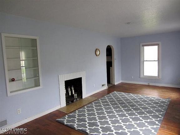 3rd image of 306 Lakeview Ave