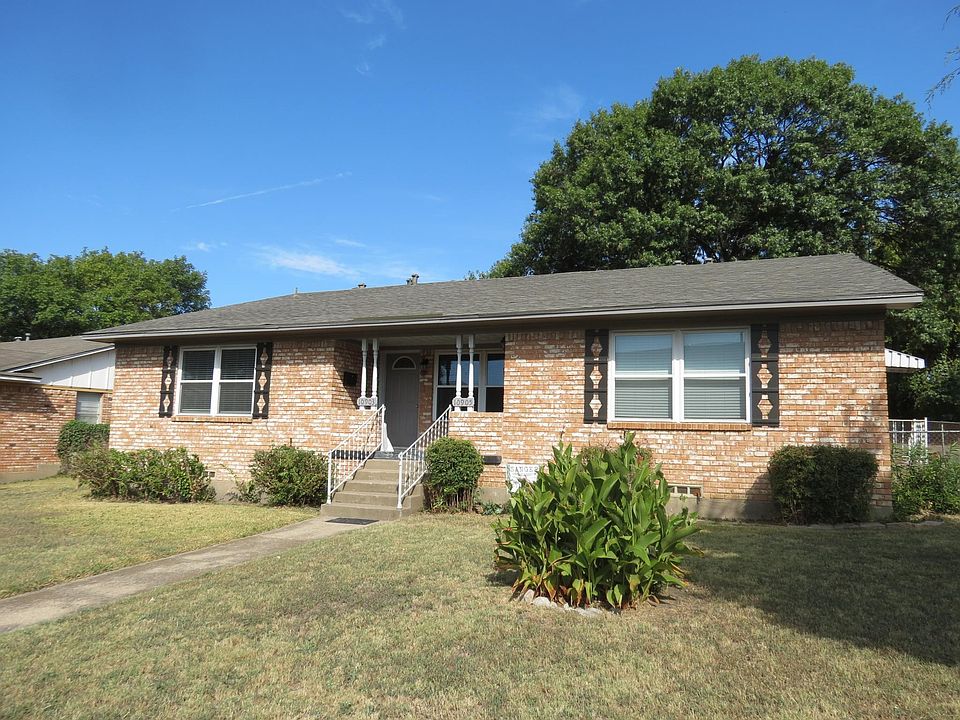 1st image of 10903 Lake Gardens Dr
