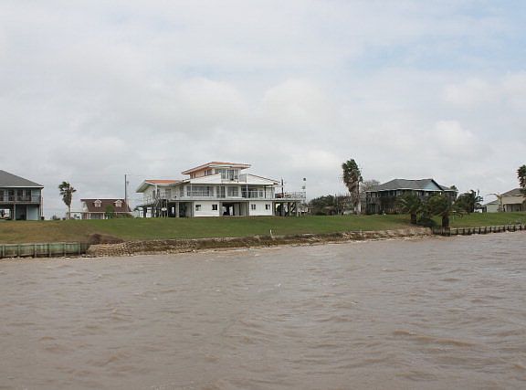 3rd image of 1424 W Bayshore Dr