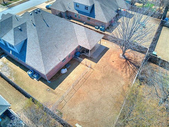 4th image of 7308 E Knoxville St