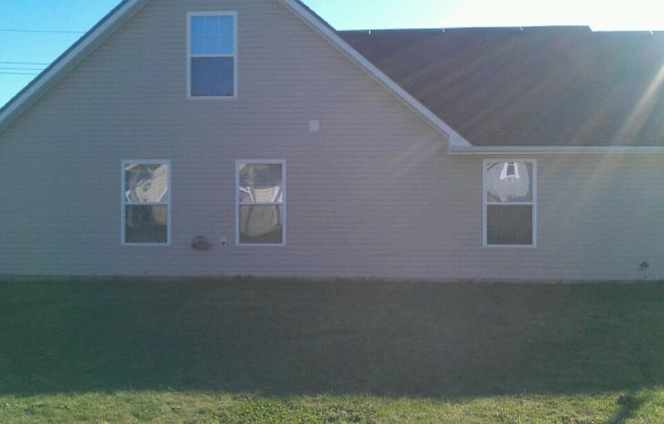 2nd image of 1006 S Oak St