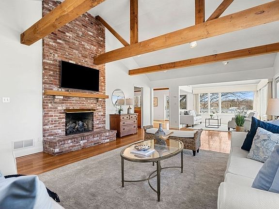 5th image of 21 Kenneth Rd