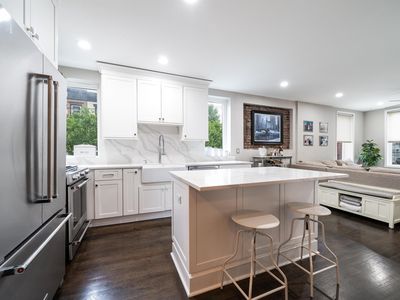 536 Bloomfield St #2, Hoboken, NJ, 07030