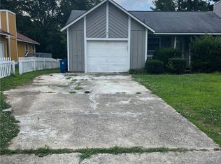 6847 Candlewood Dr, Fayetteville, NC 28314