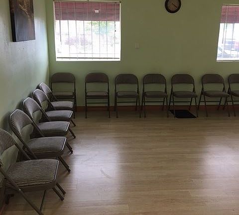 3rd image of 2160 Victorian Ave