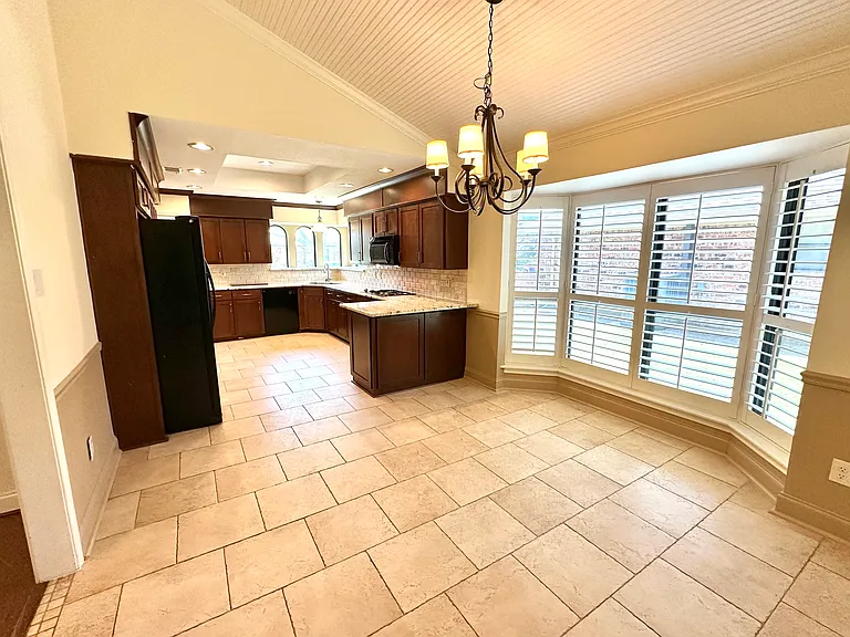 6513 Elkhurst Dr — Photo 6