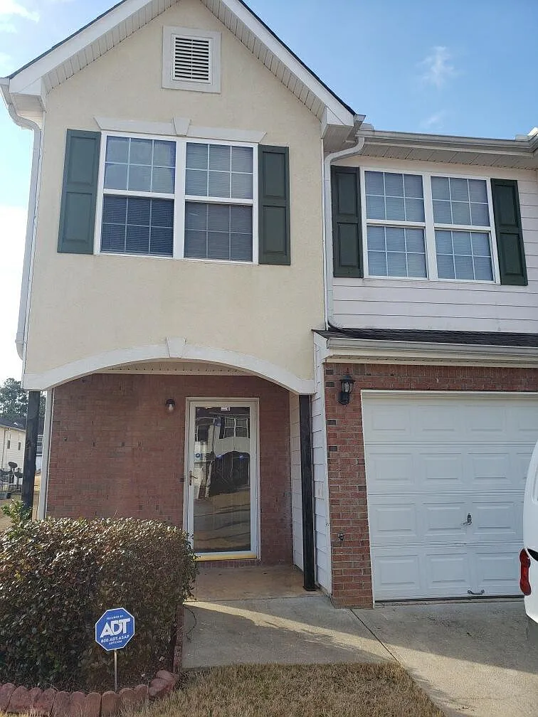 3 bed, 2.5 bath, 1536 sqft, $1,995 — Photo 1