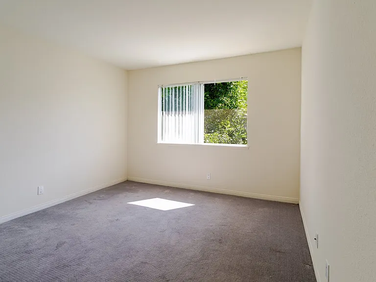 7306 Newcastle Ave — Photo 29