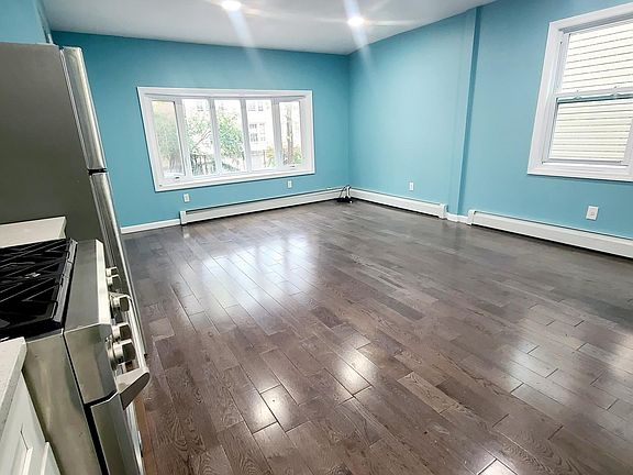 5th image of 15824 77th Ave Floor 1