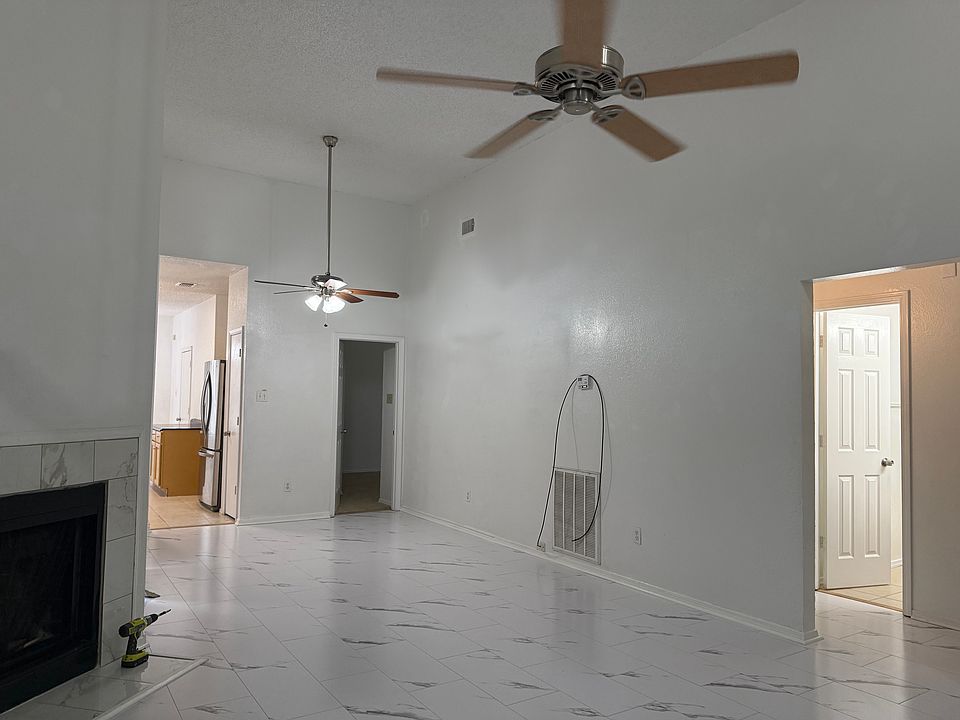 1st image of 2536 Winter Oak St